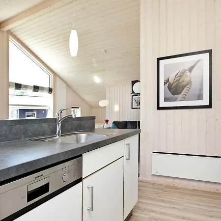 度假居 Two-bedroom Holiday In 1 *